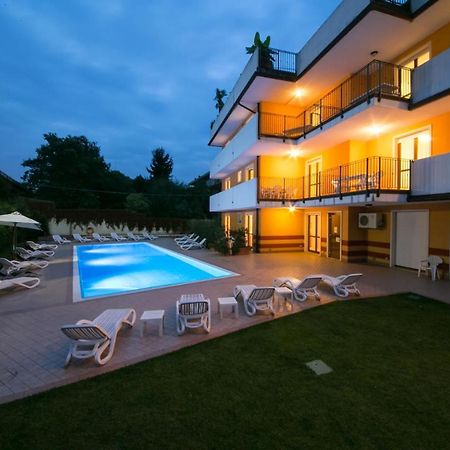 Ferretti Residence Garda Palace Песк'єра-дель-Гарда Екстер'єр фото