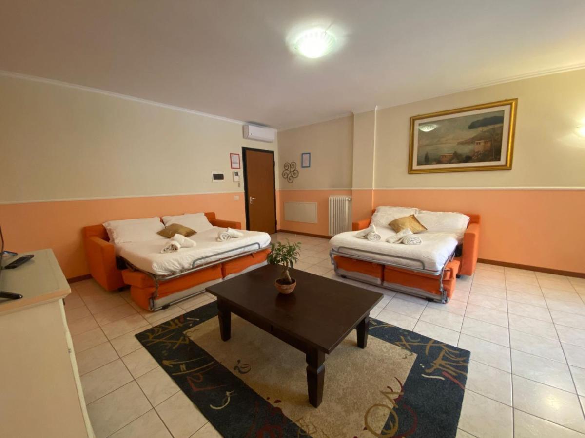 Ferretti Residence Garda Palace Песк'єра-дель-Гарда Екстер'єр фото